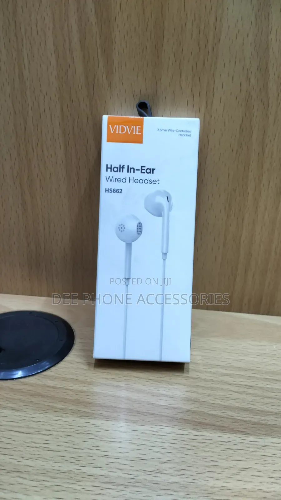 Half in Ear Vidvie Wired Earphones