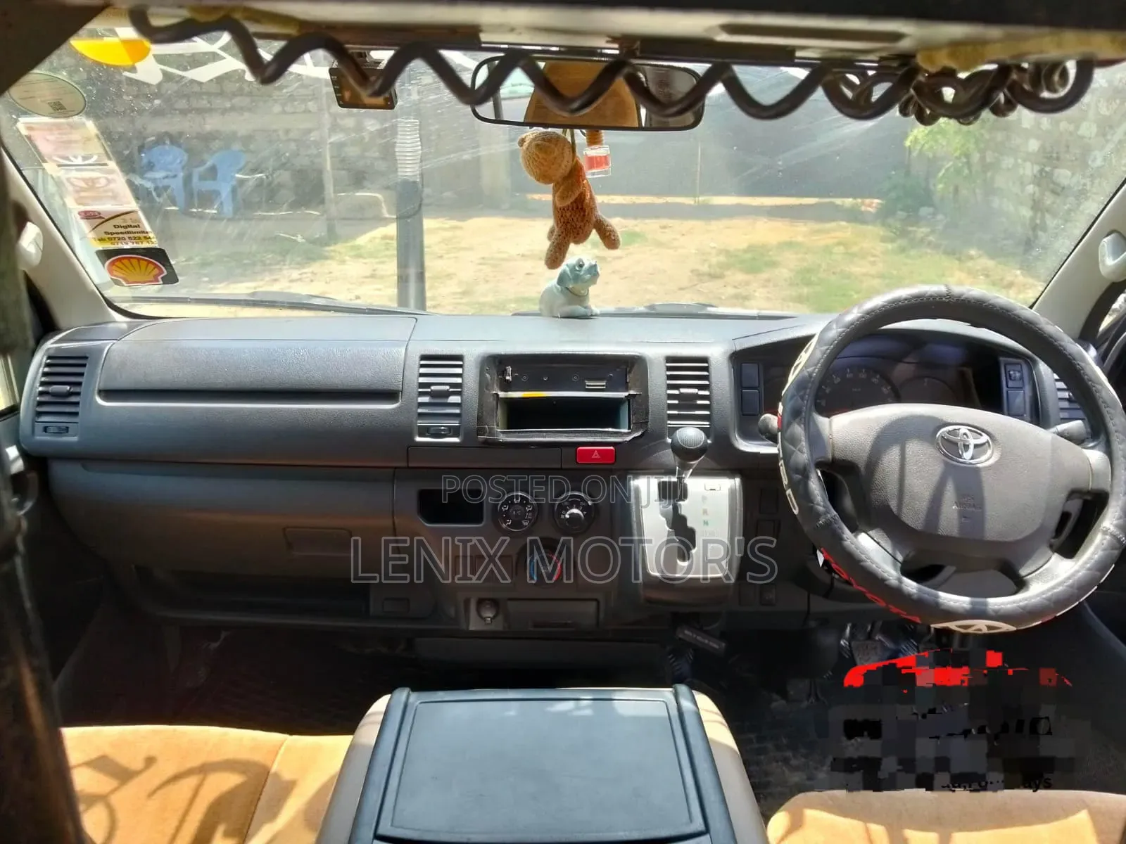 Toyota HiAce 2018 Silver