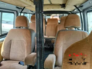 Toyota HiAce 2018 Silver