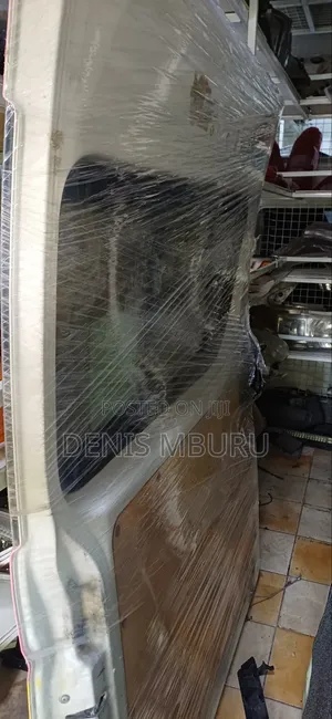 Hiace 9L Sliding Door