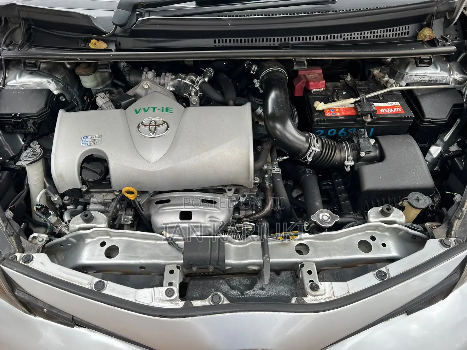 Toyota Vitz 2016 Silver