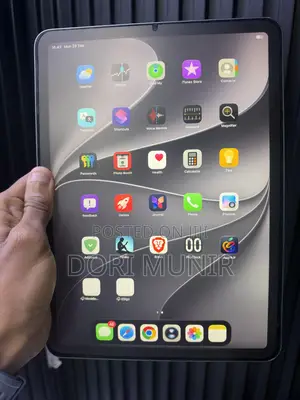 Apple iPad Air (2022) 64 GB Black