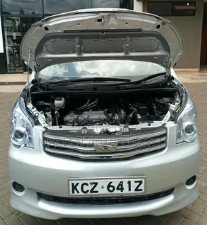 Toyota Noah 2013 Silver