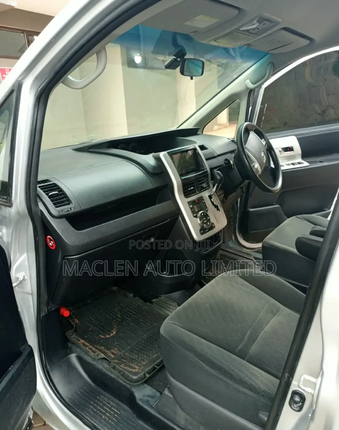 Toyota Noah 2013 Silver