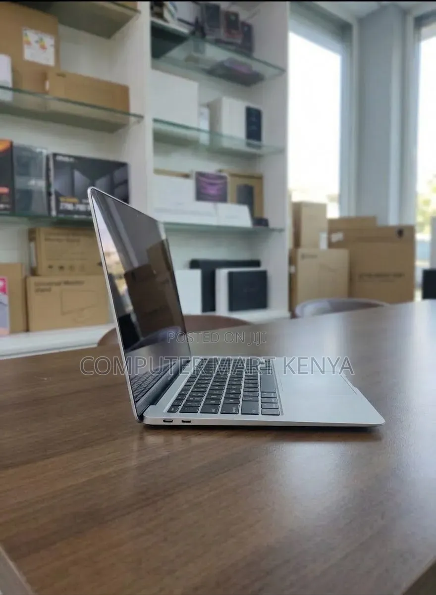 New Laptop Apple MacBook Air 2019 8GB Intel Core i5 SSD 256GB