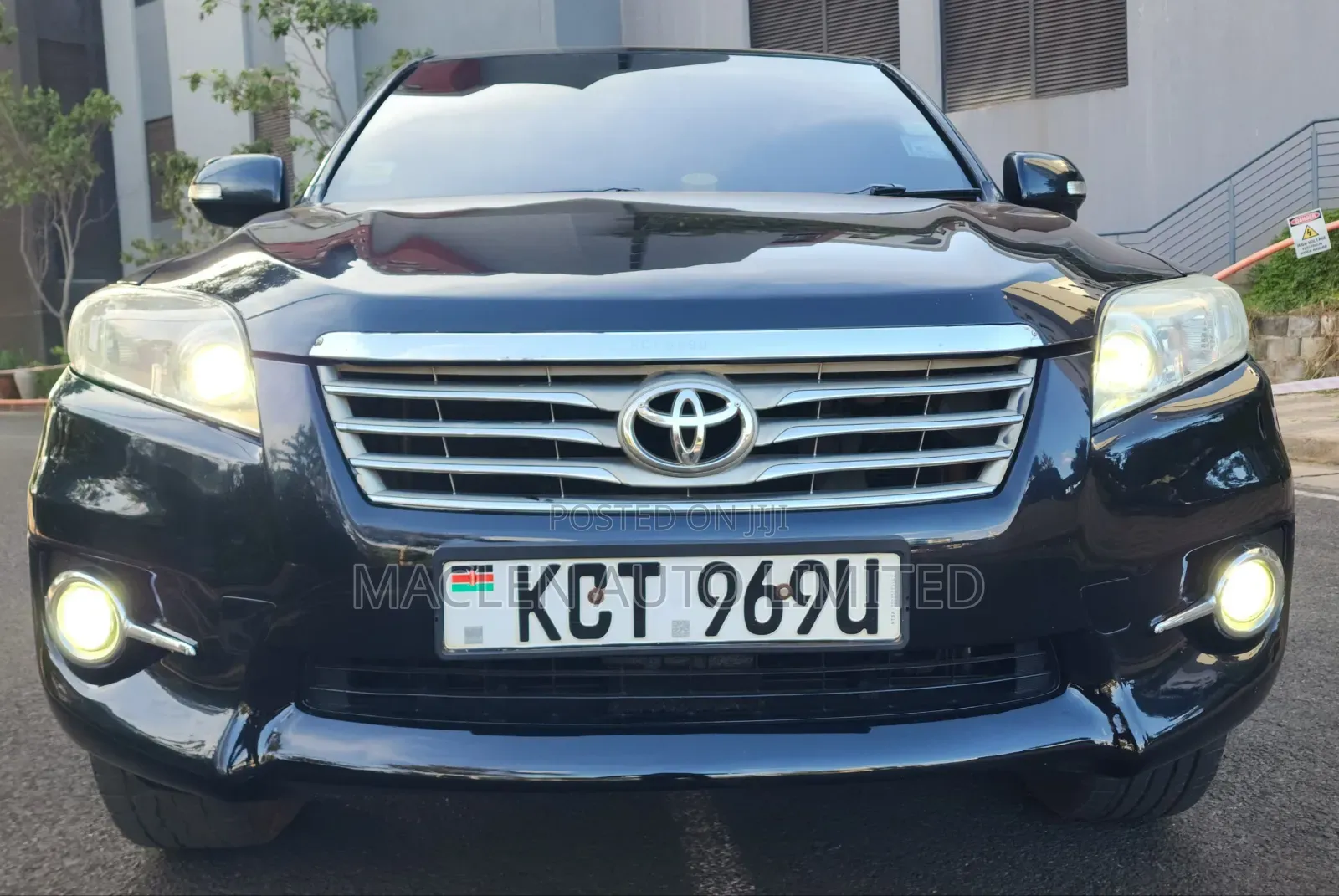 Toyota Vanguard 2012 Black