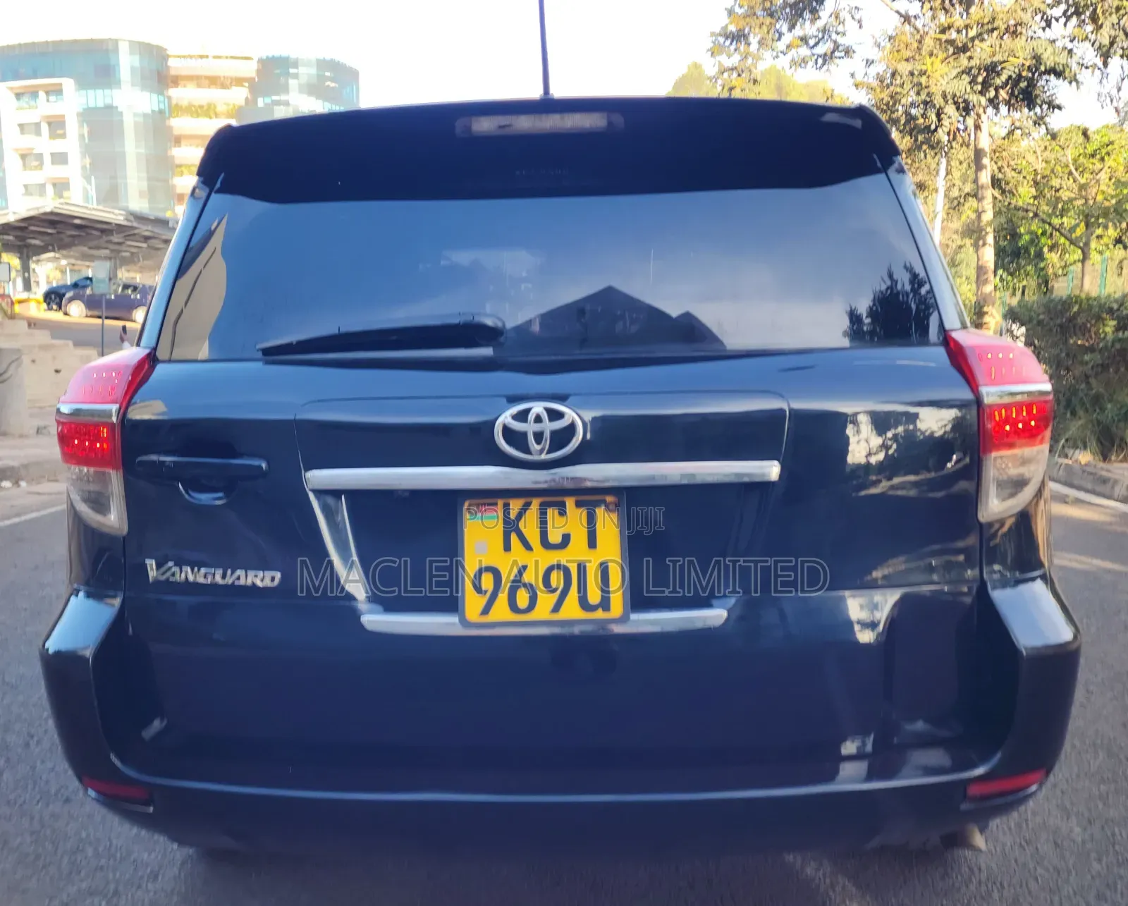 Toyota Vanguard 2012 Black