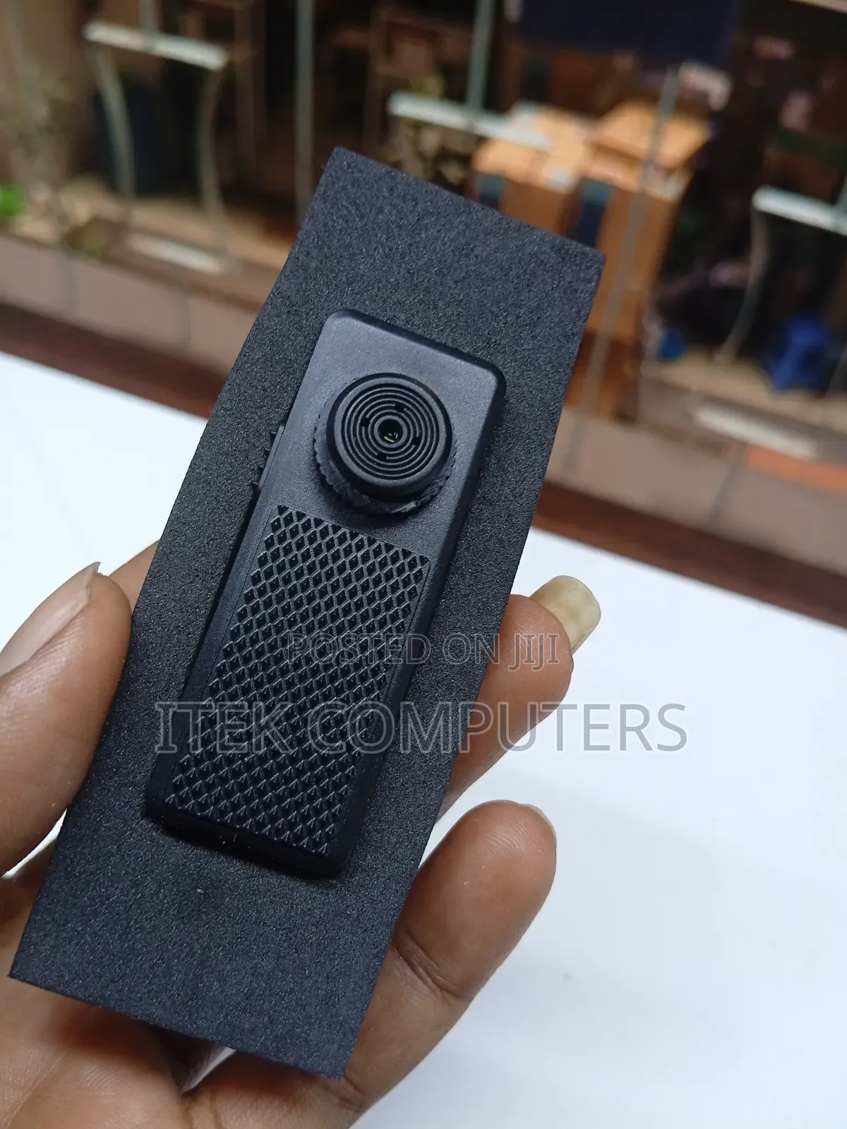Small Button CCTV Camera With Microphone for Office Surveillance