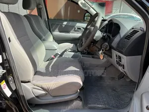 Toyota Hilux 2012 Black