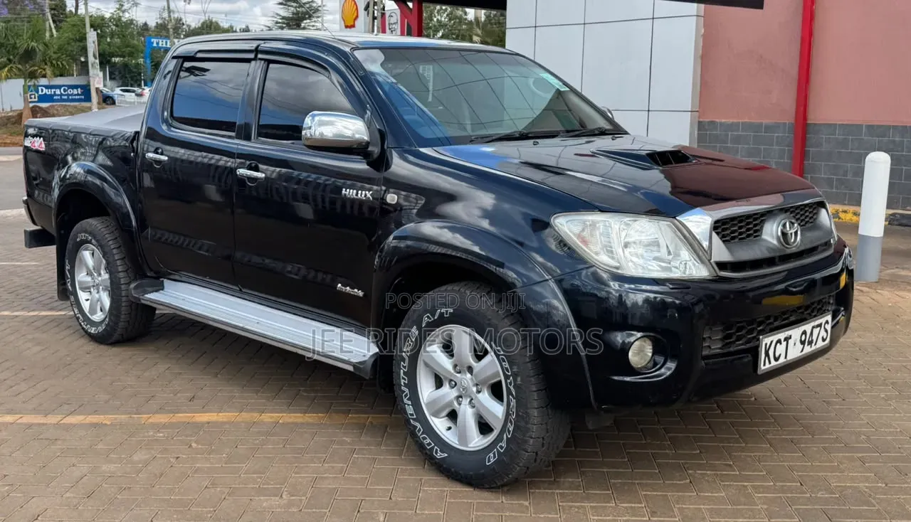 Toyota Hilux 2012 Black