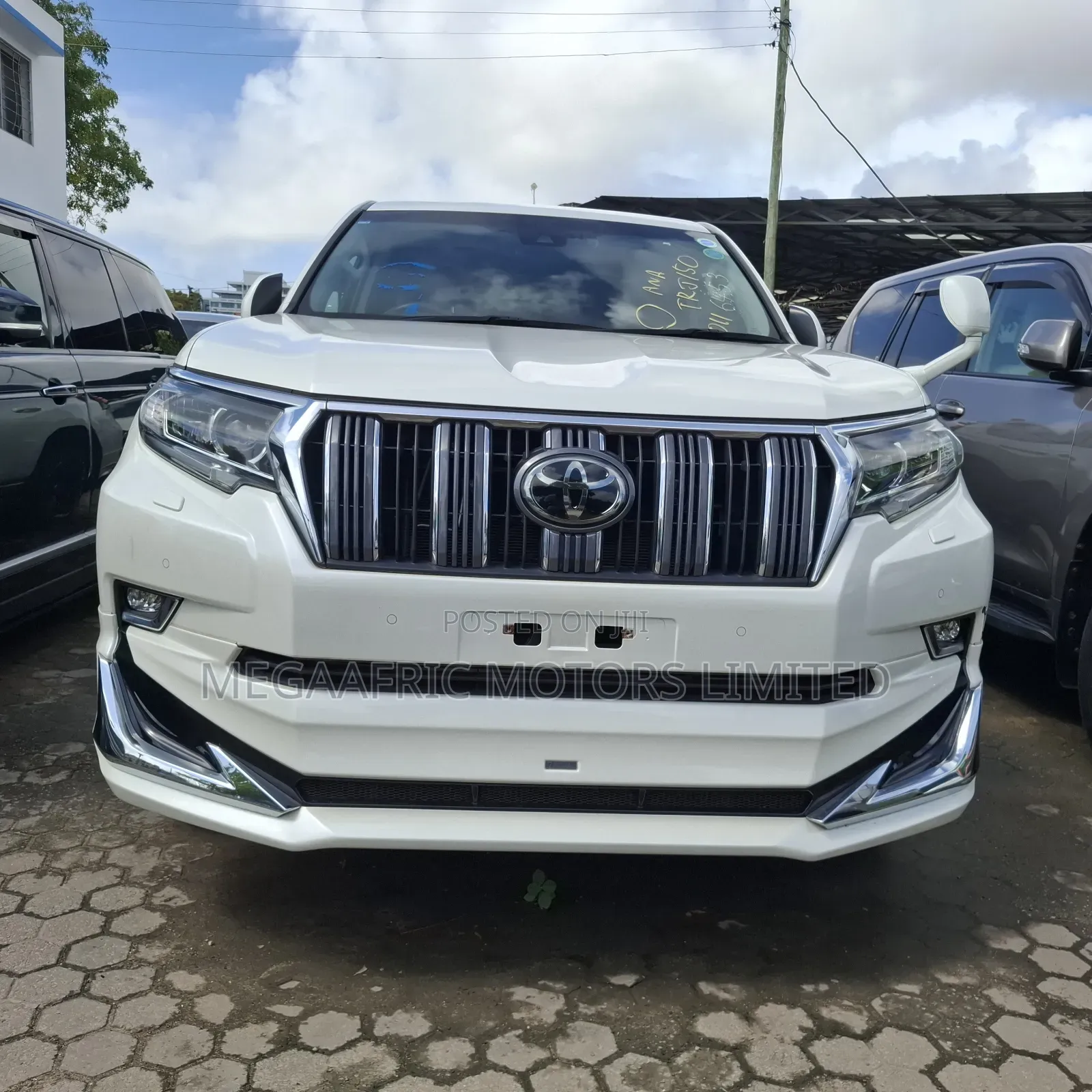 Toyota Land Cruiser Prado 2.7 2019 White