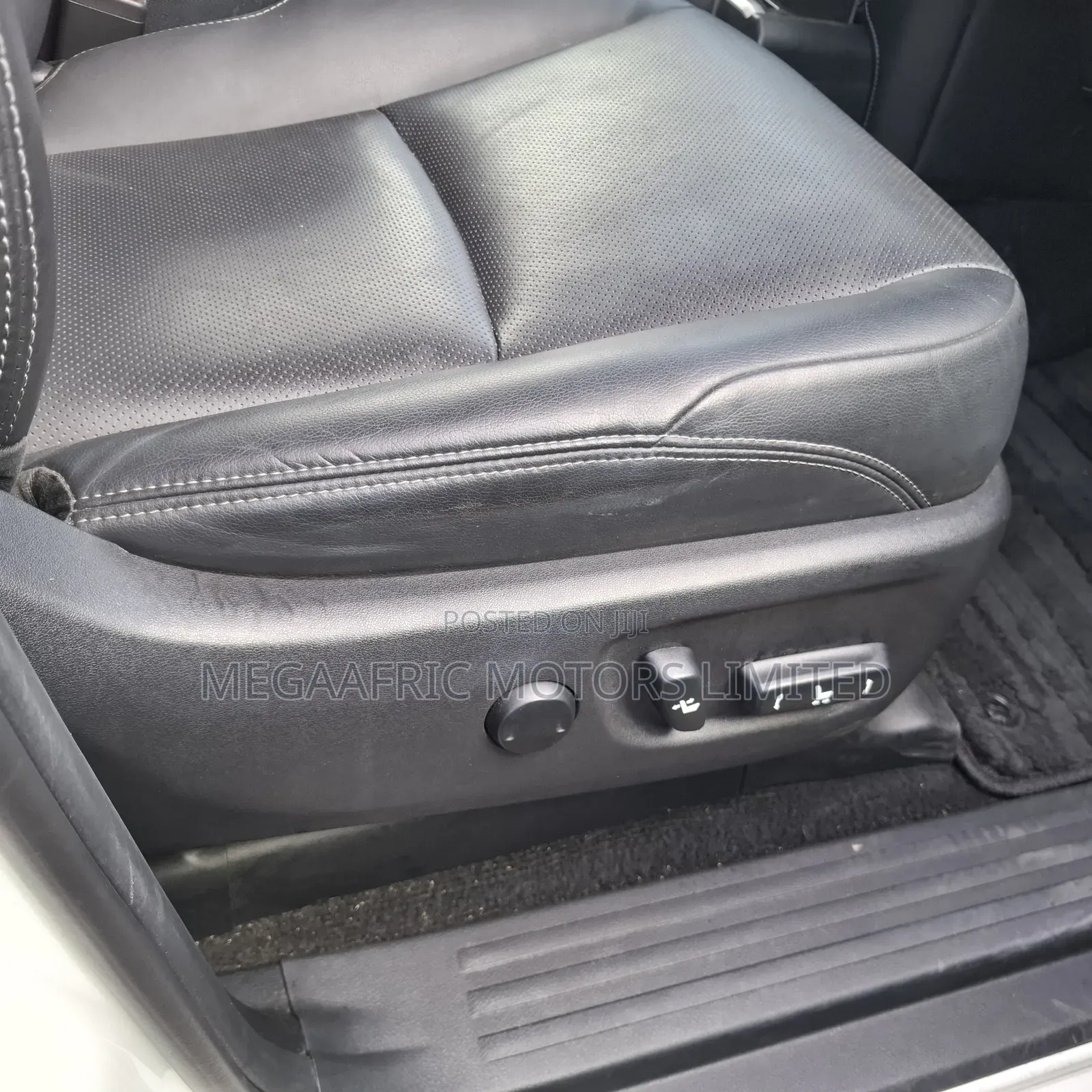 Toyota Land Cruiser Prado 2.7 2019 White