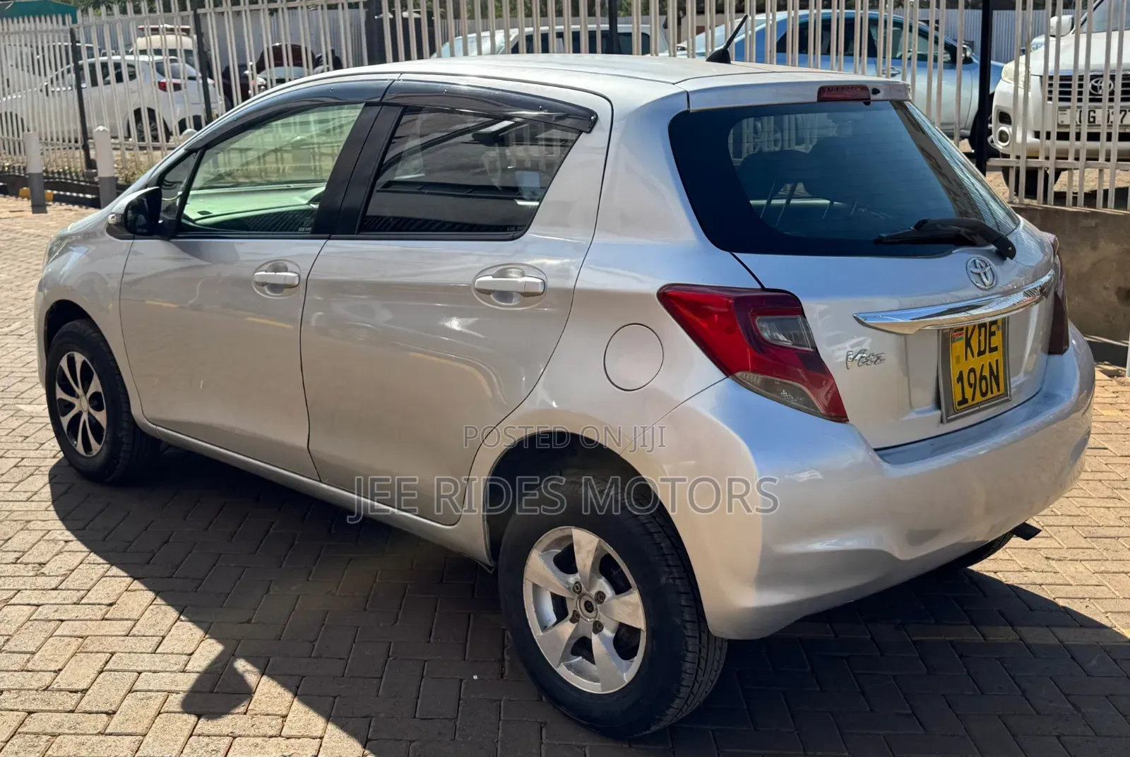 Toyota Vitz 2015 Silver