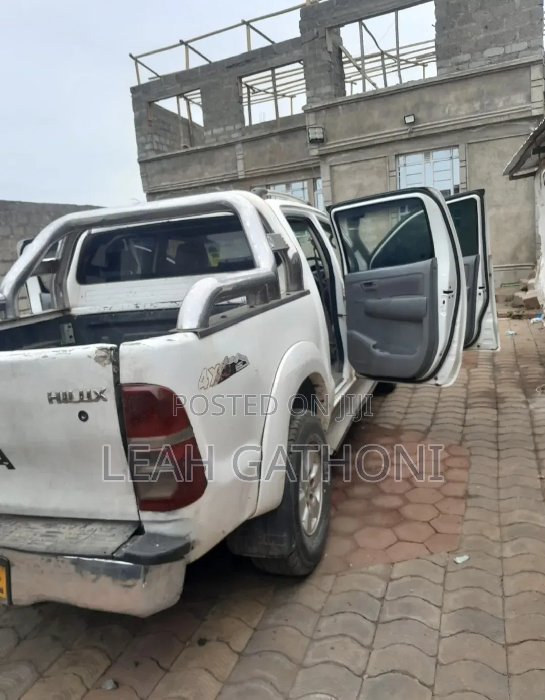 Toyota Hilux 2012 White
