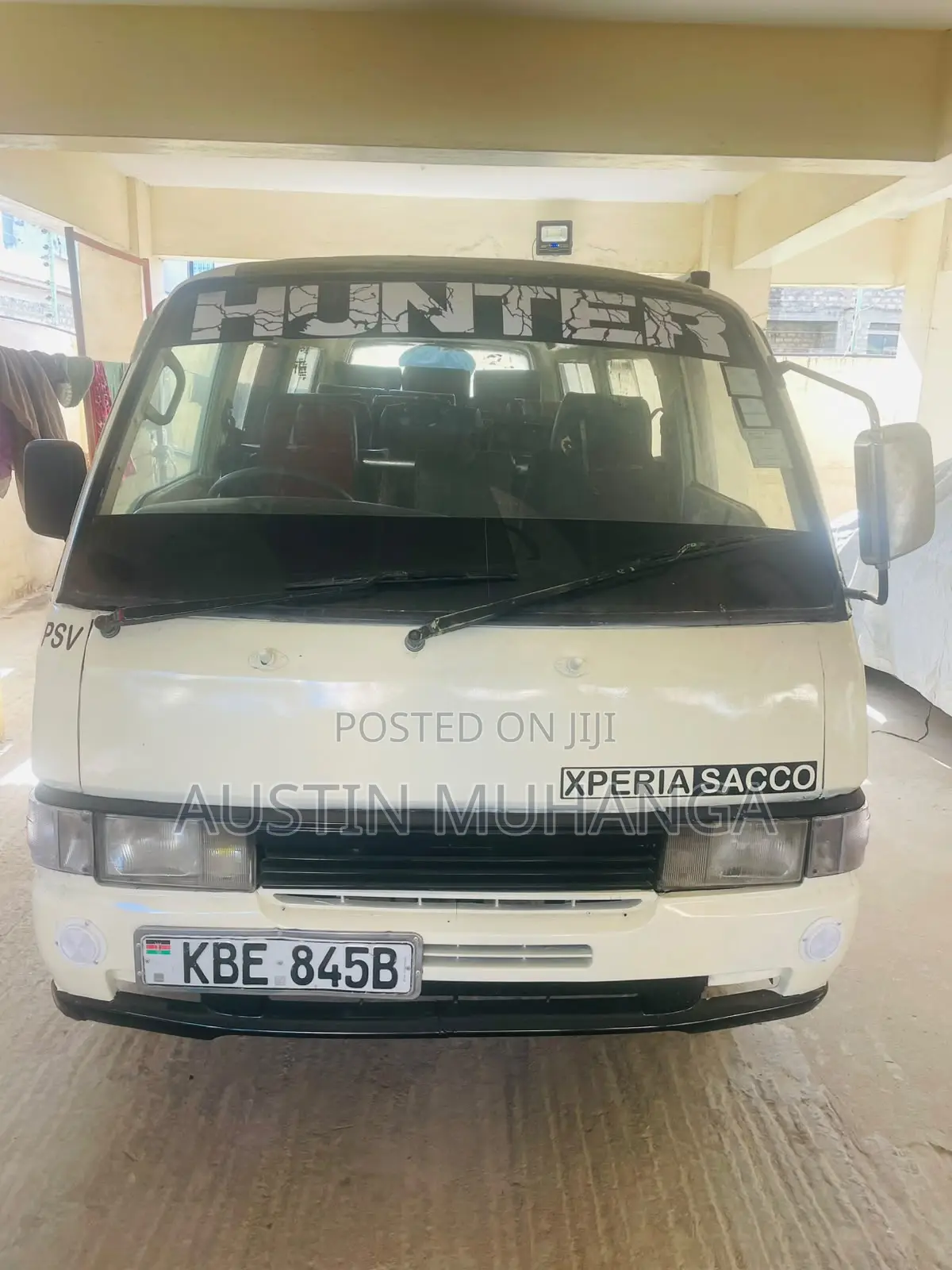Nissan Caravan (Urvan) 2001 Beige