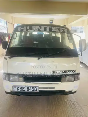 Nissan Caravan (Urvan) 2001 Beige
