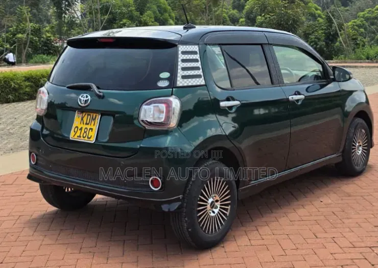 Toyota Passo 2017 Green