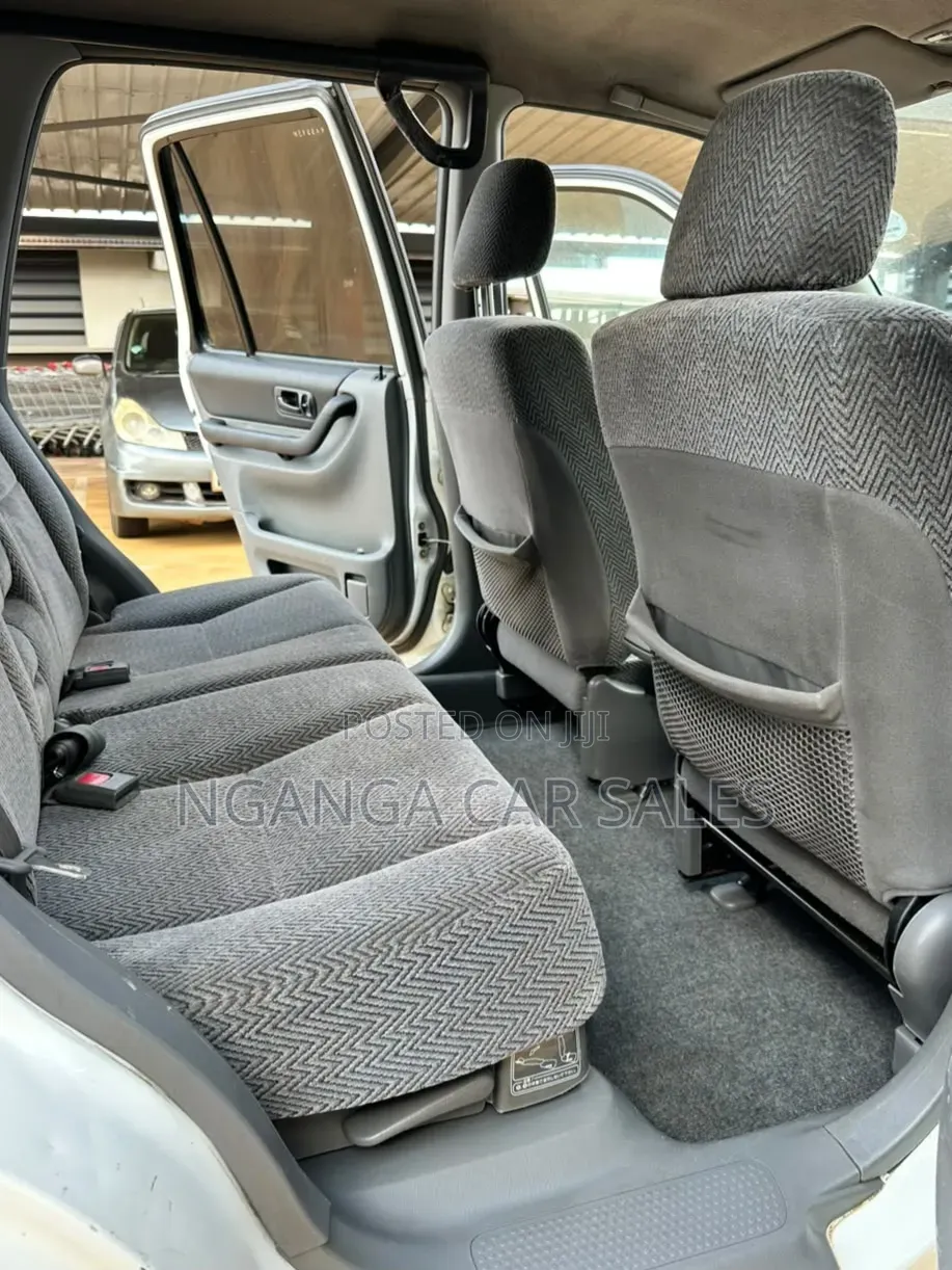 Honda CR-V 2000 White