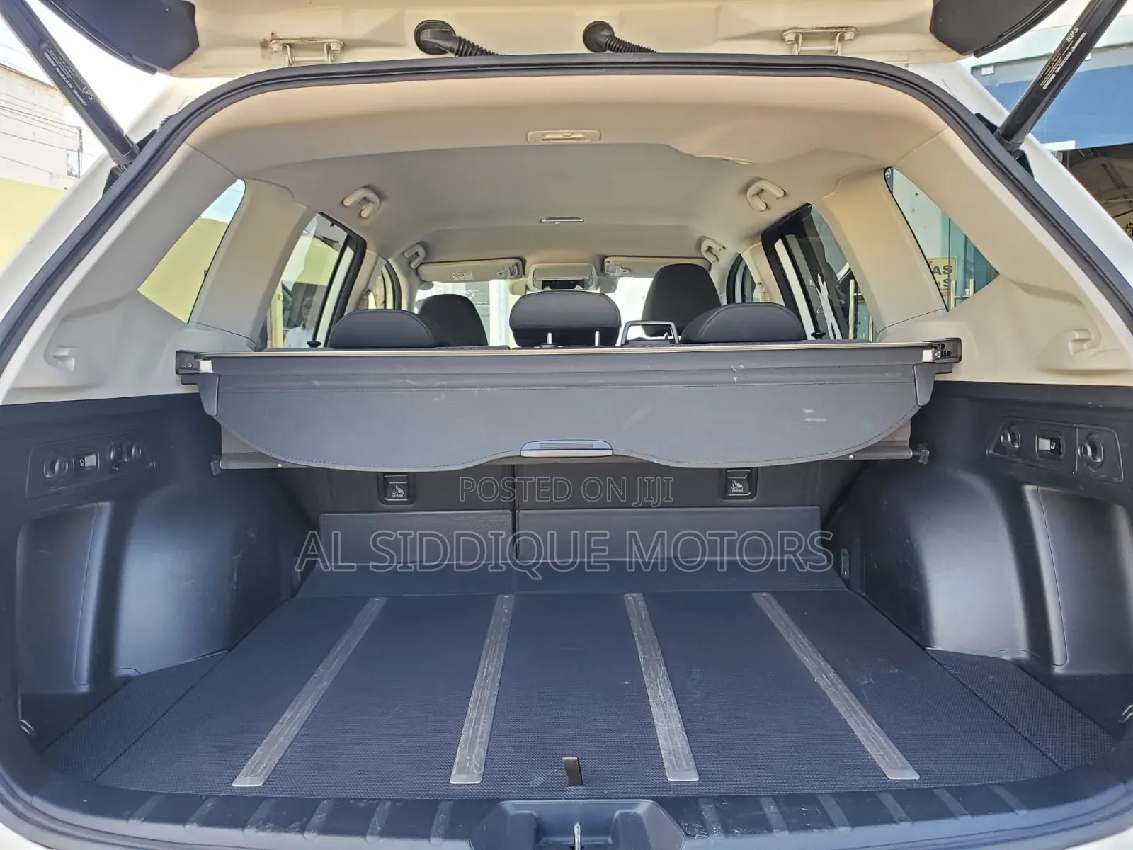 Subaru Forester Premium AWD 2019 White