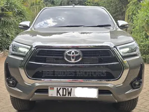 Toyota Hilux 2025 Gray