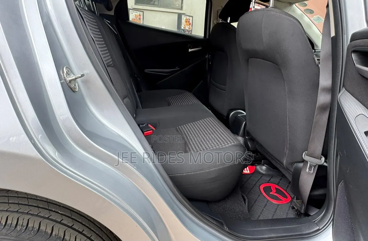 Mazda Demio 2018 Silver
