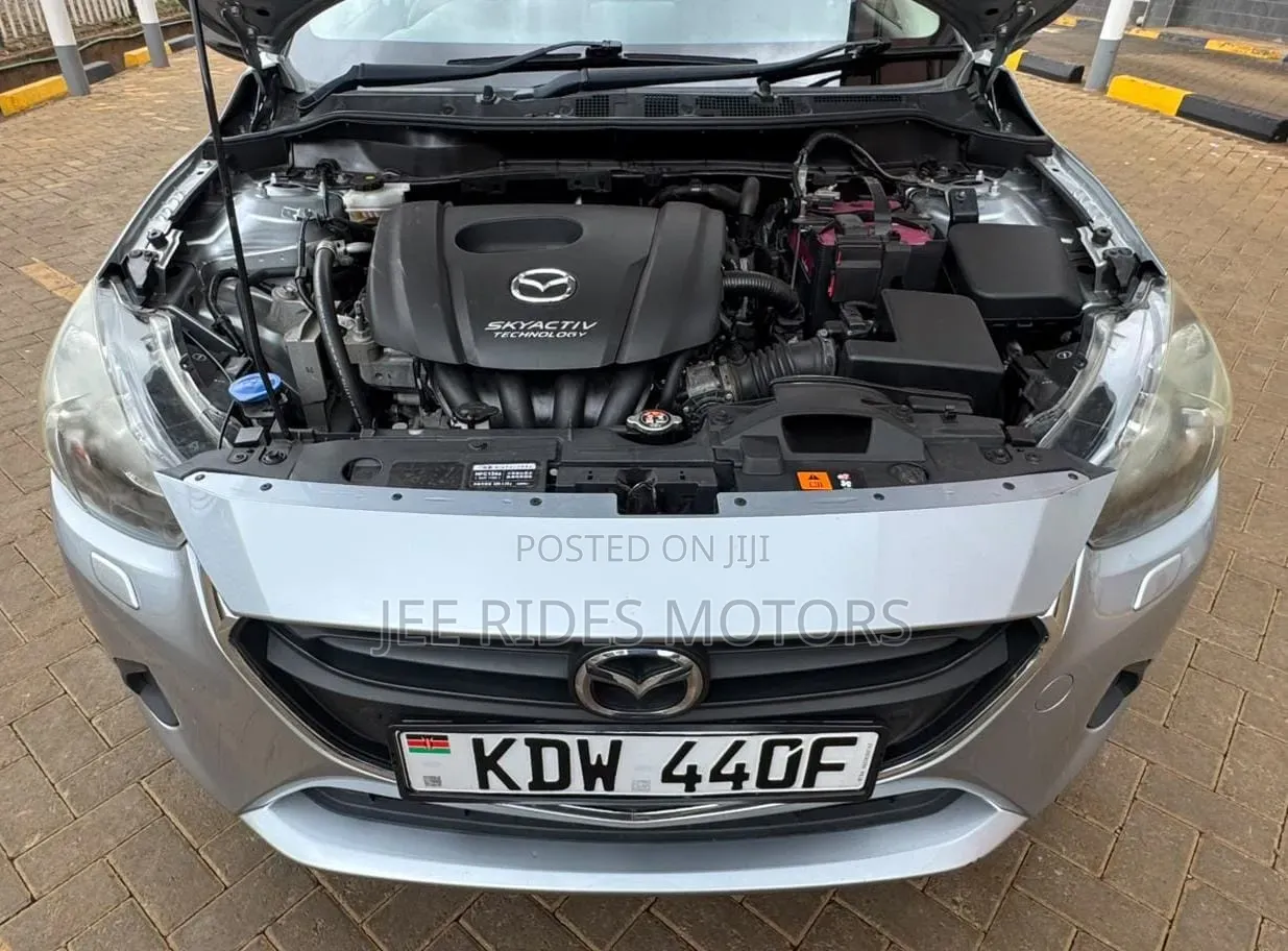 Mazda Demio 2018 Silver