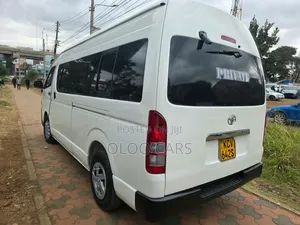Toyota HiAce 2013 White