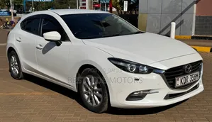 Mazda Axela 2017 Off white
