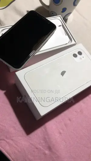 Apple iPhone 11 64 GB White