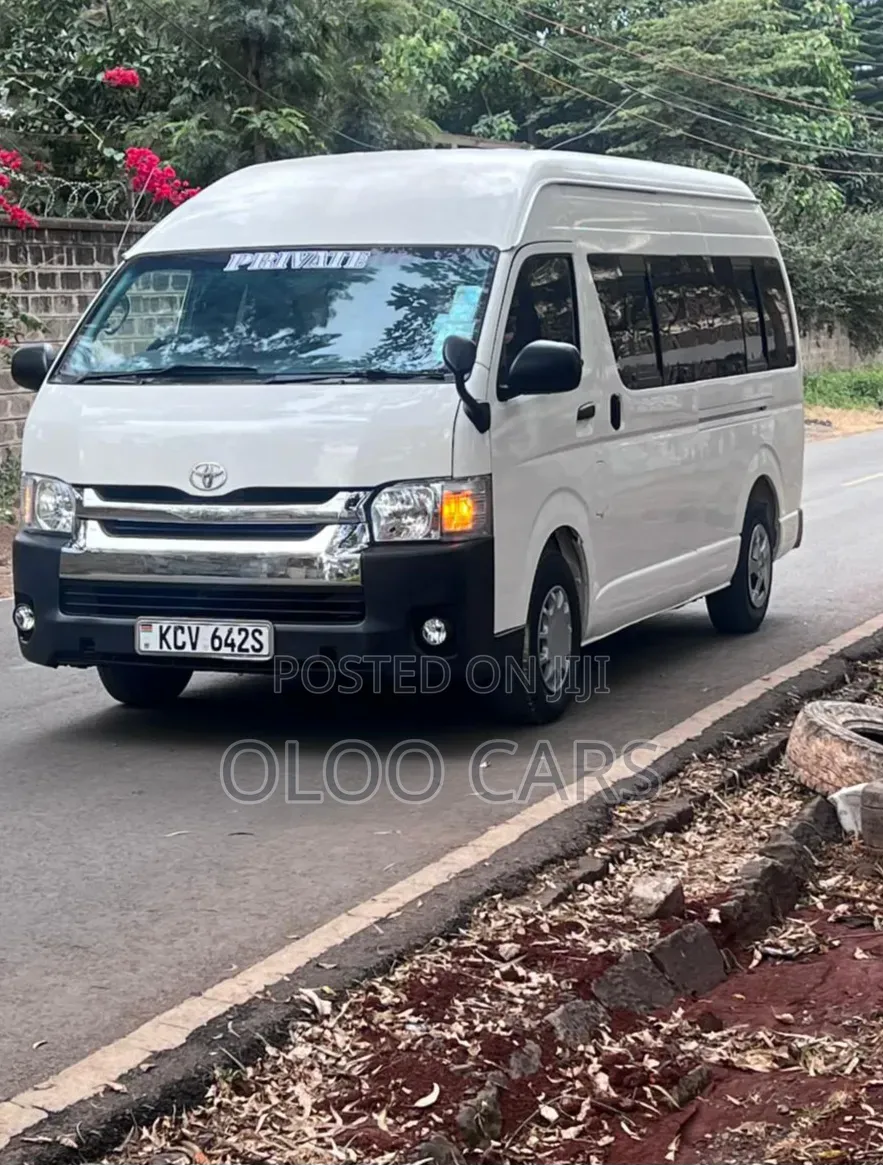 Toyota HiAce 2013 White