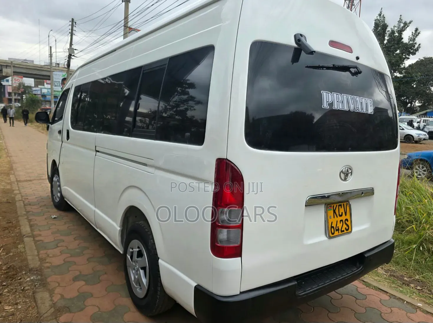 Toyota HiAce 2013 White