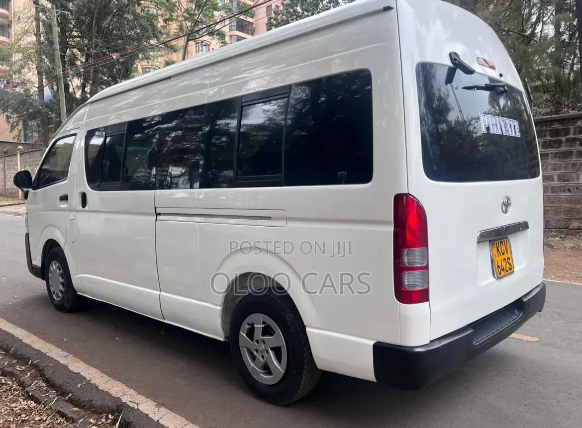 Toyota HiAce 2013 White