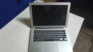 Laptop Apple MacBook 2017 256GB Apple M5 SSHD+SSD 256GB