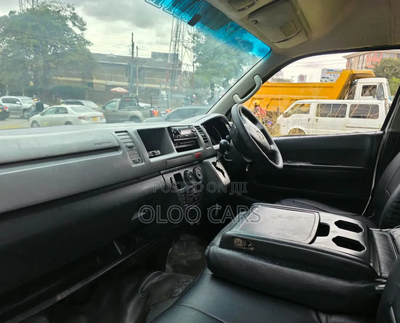 Toyota HiAce 2013 White