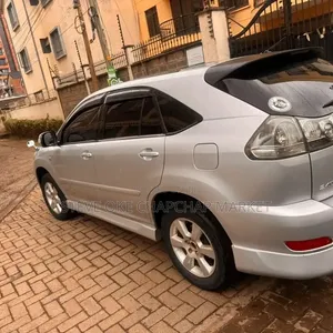 Toyota Harrier 2.4 2011