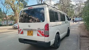 Toyota HiAce 2012 White