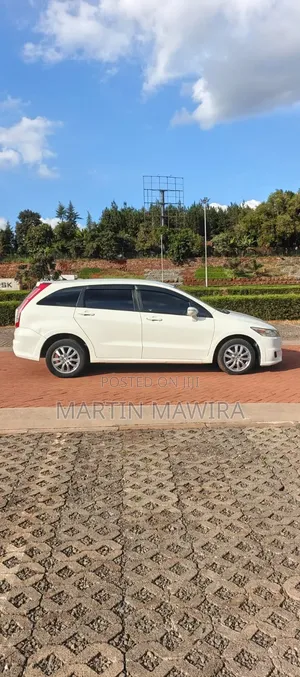 Honda Stream 2013 White