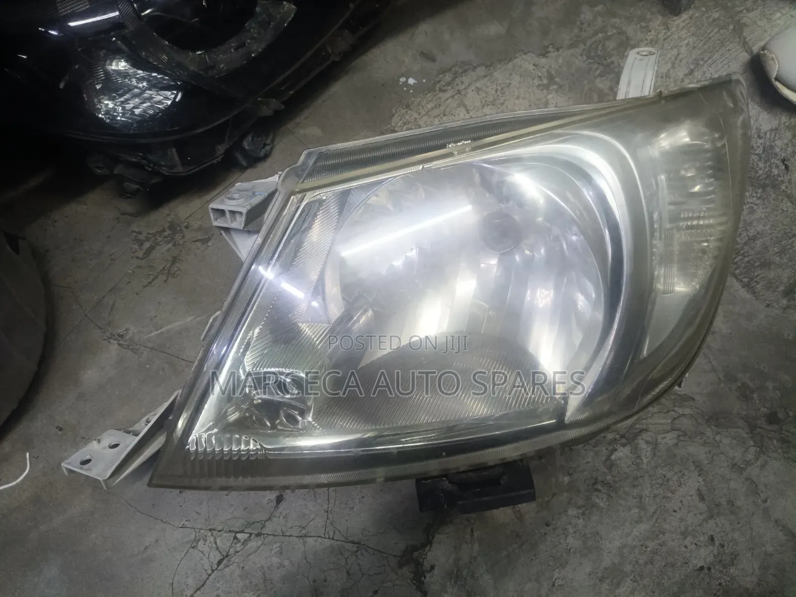 Headlight Vigo 2007