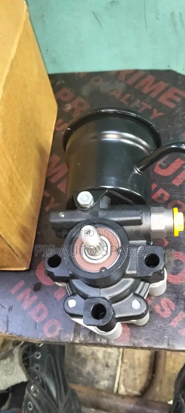 Toyota Hilux Revo Power Steering Pump - thumbnail 2