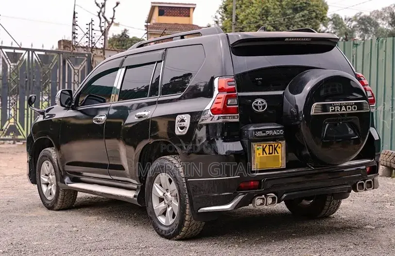 Toyota Land Cruiser 2015 Black