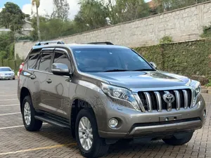 Toyota Land Cruiser Prado 2015 Gray