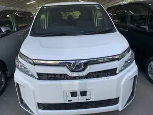 Toyota Voxy X 2WD 7-Seater 2019 Pearl