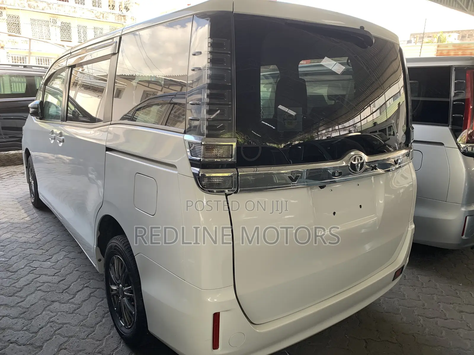 Toyota Voxy X 2WD 7-Seater 2019 Pearl