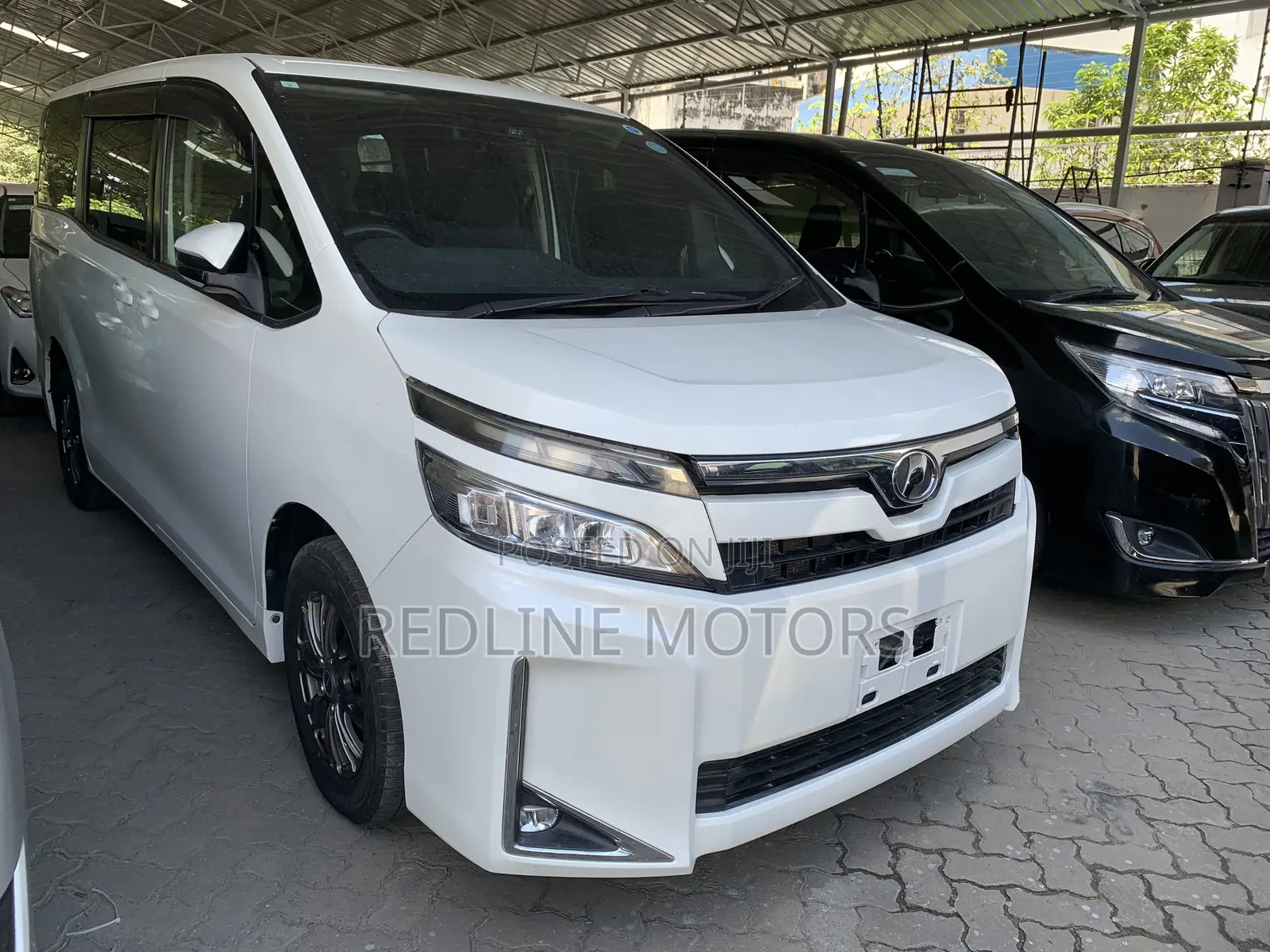 Toyota Voxy X 2WD 7-Seater 2019 Pearl