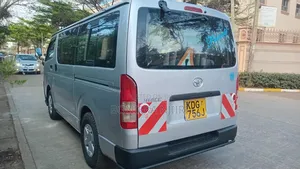 Toyota HiAce 2014 Silver