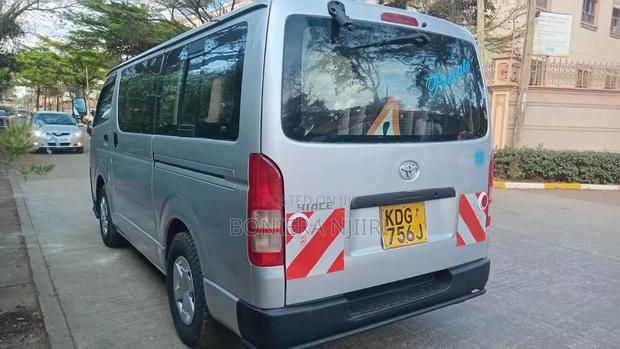 Toyota HiAce 2014 Silver - thumbnail 4