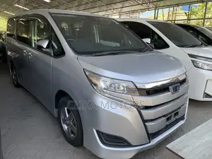 Toyota Noah 2.0 FWD (7 Seater) 2019 Silver