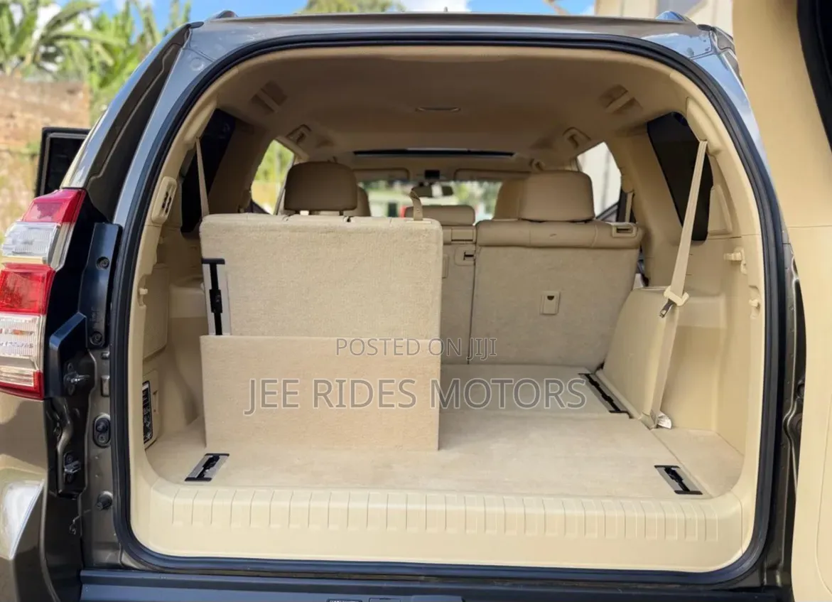 Toyota Land Cruiser Prado 2015 Gray