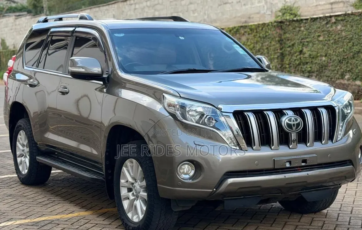 Toyota Land Cruiser Prado 2015 Gray