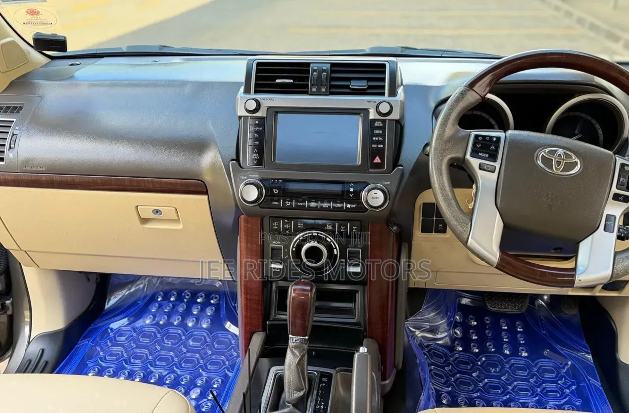 Toyota Land Cruiser Prado 2015 Gray